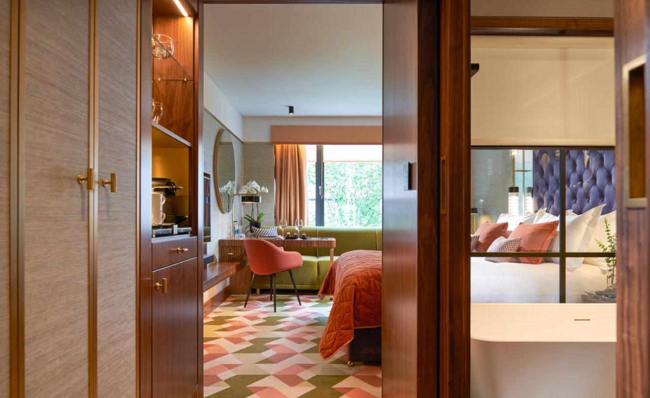 The Fitzwilliam Hotel Dublin Dış mekan fotoğraf A suite at the hotel