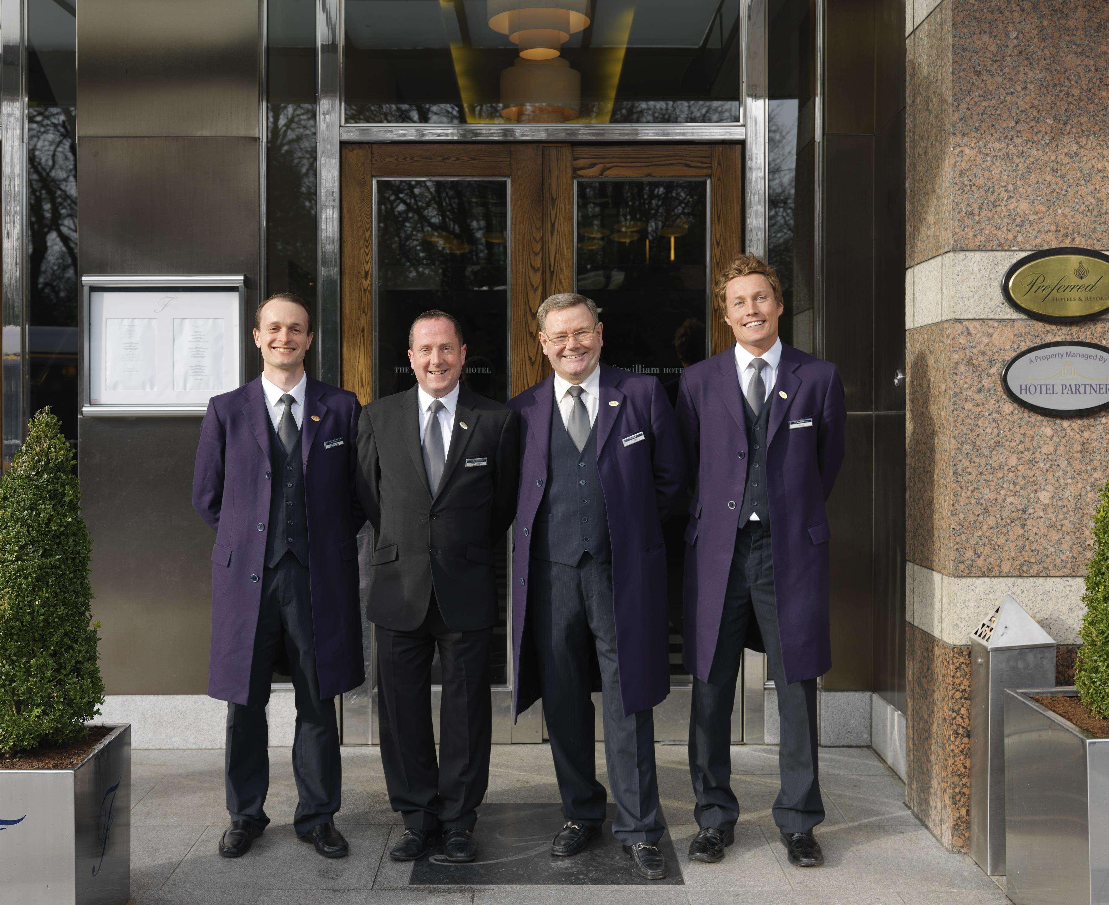 The Fitzwilliam Hotel Dublin Dış mekan fotoğraf Doormen at the InterContinental London Park Lane