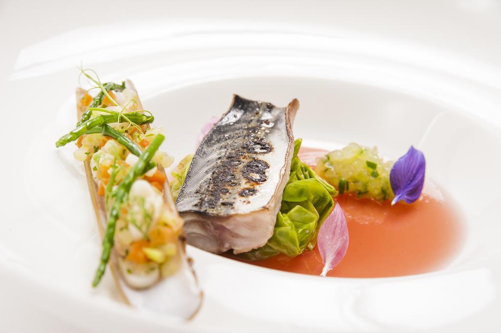 The Fitzwilliam Hotel Dublin Dış mekan fotoğraf A modern French dish