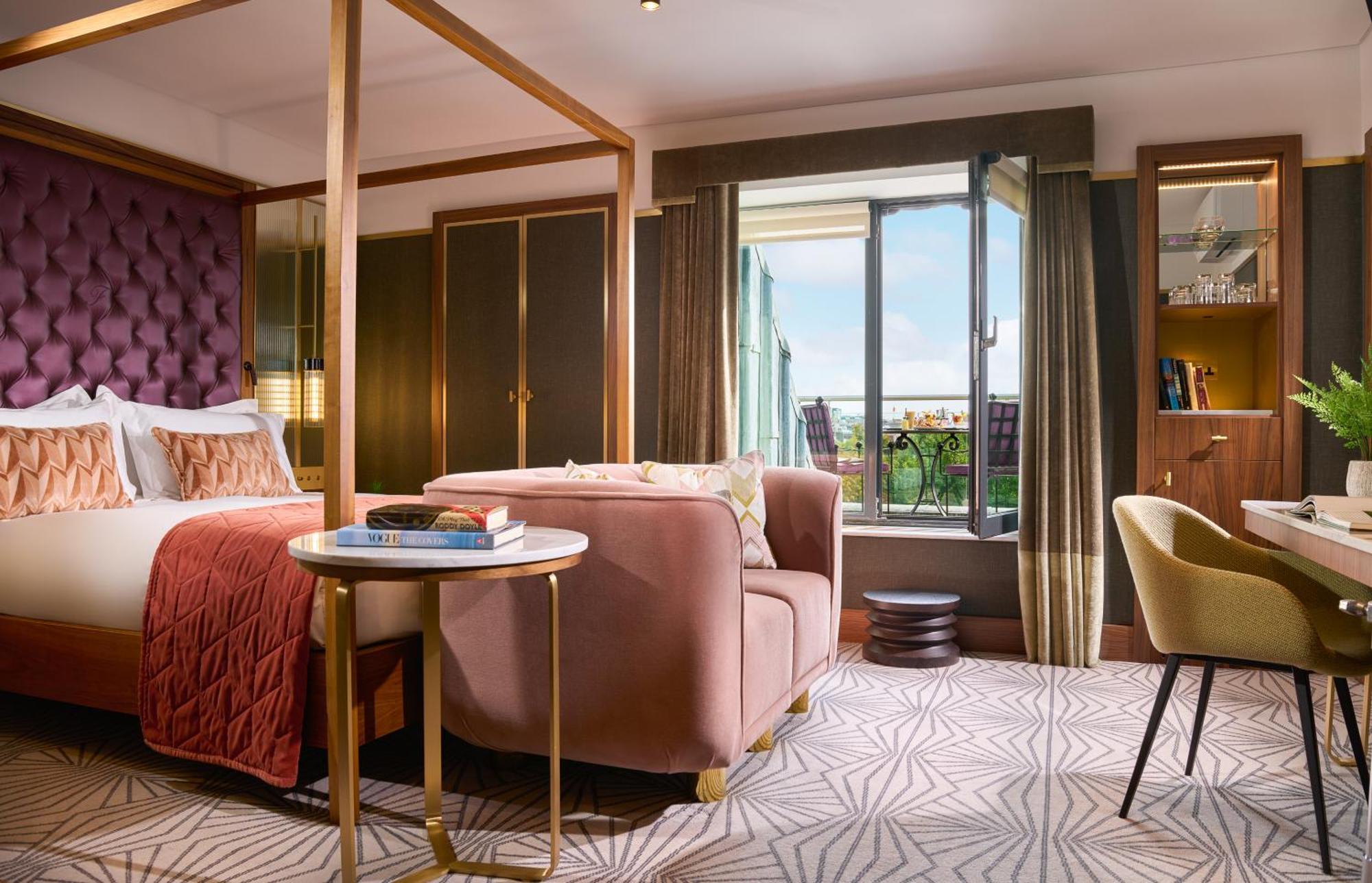The Fitzwilliam Hotel Dublin Dış mekan fotoğraf A suite at The Ivy Collection, The Ivy Hotel, Manchester